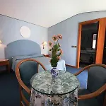 Hotel Excelsior Bay