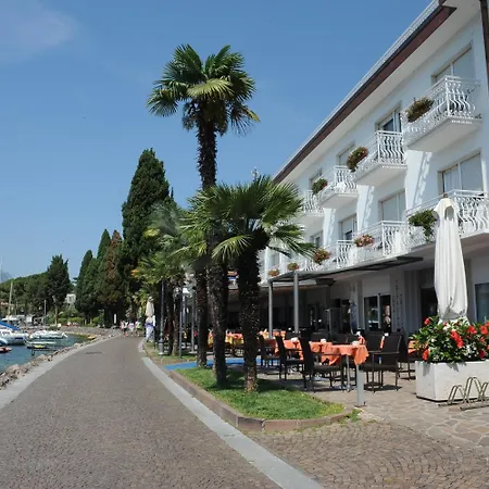 Excelsior Bay Отель 4*