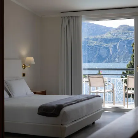 Excelsior Bay Ξενοδοχείο Μαλτσεζίνε