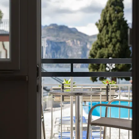 Excelsior Bay Ξενοδοχείο Μαλτσεζίνε
