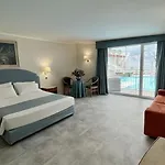 Hotel Excelsior Bay
