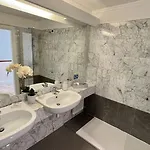 Excelsior Bay Hotel