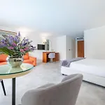 Отель Excelsior Bay
