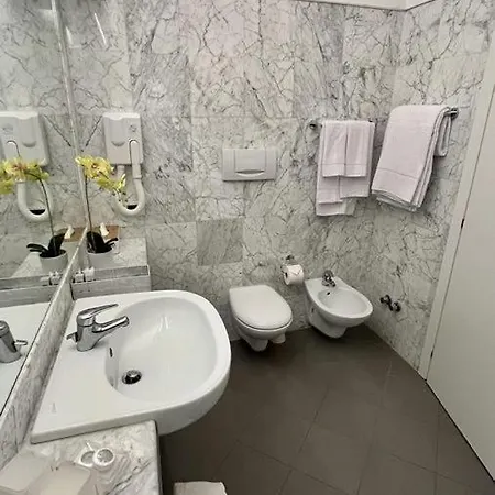 Excelsior Bay מאלצ'סינה