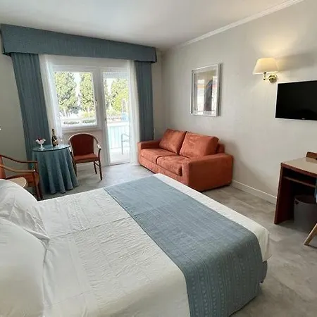 Excelsior Bay 4* מאלצ'סינה