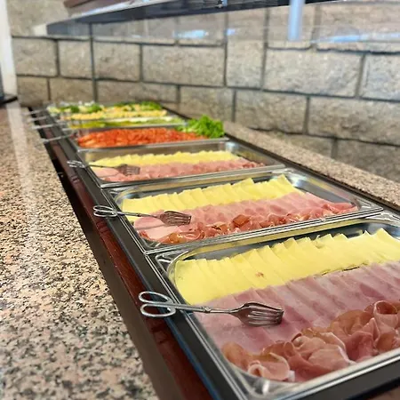 מלון Excelsior Bay 4*