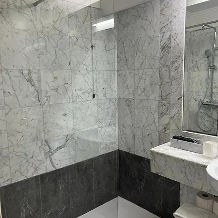 Excelsior Bay מאלצ'סינה