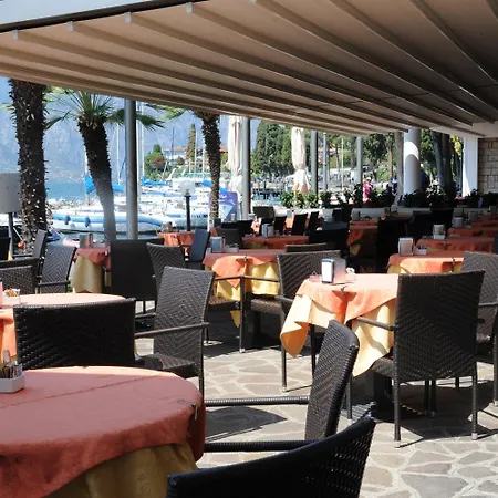 מלון Excelsior Bay 4*