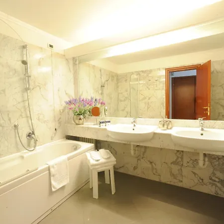 Excelsior Bay Otel 4*