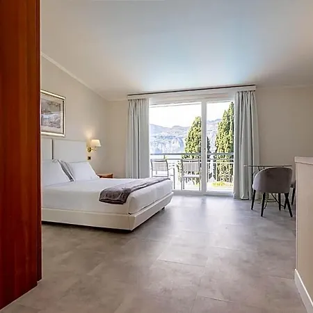 Ξενοδοχείο Excelsior Bay 4*