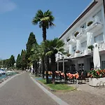 Excelsior Bay ホテル 4*